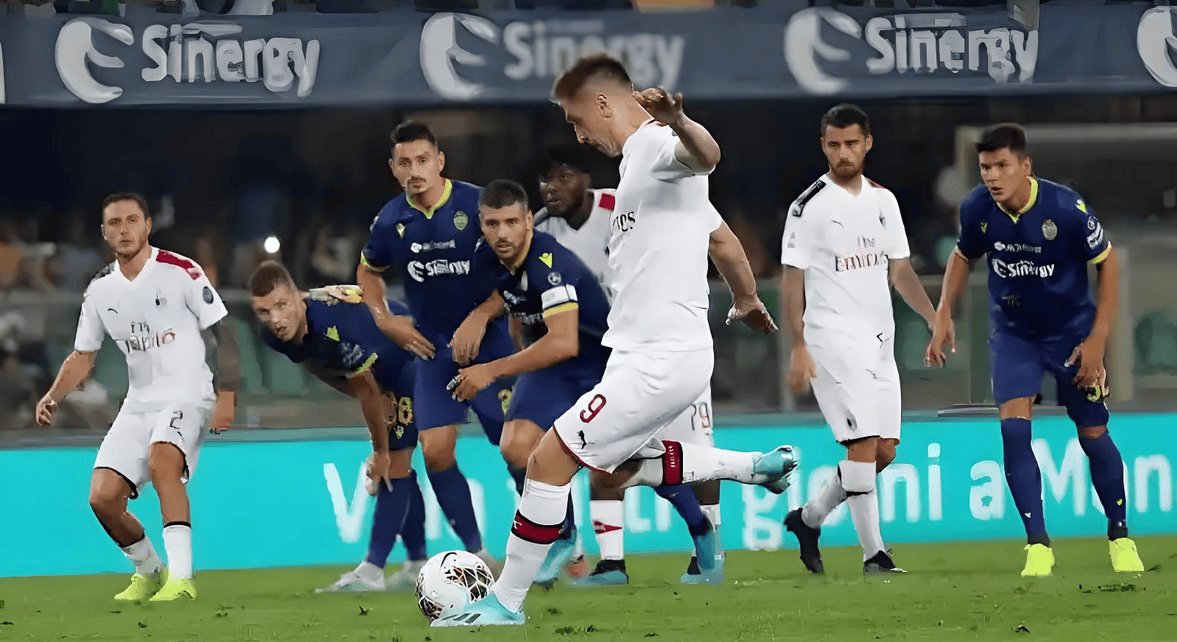 包含帕尔马球队主帅调整战术，取得一定效果的词条