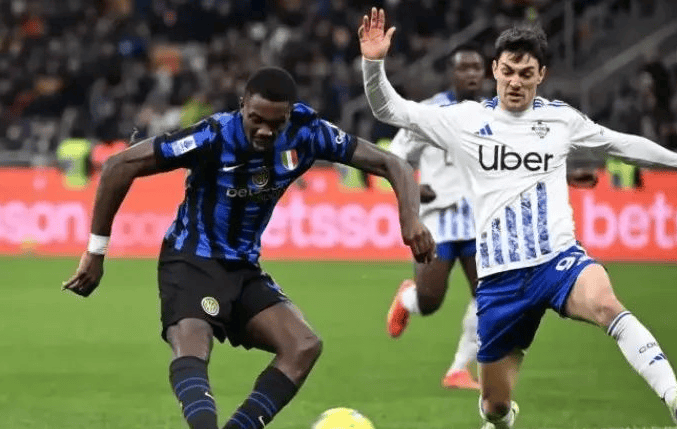 包含帕尔马球队主帅调整战术，取得一定效果的词条