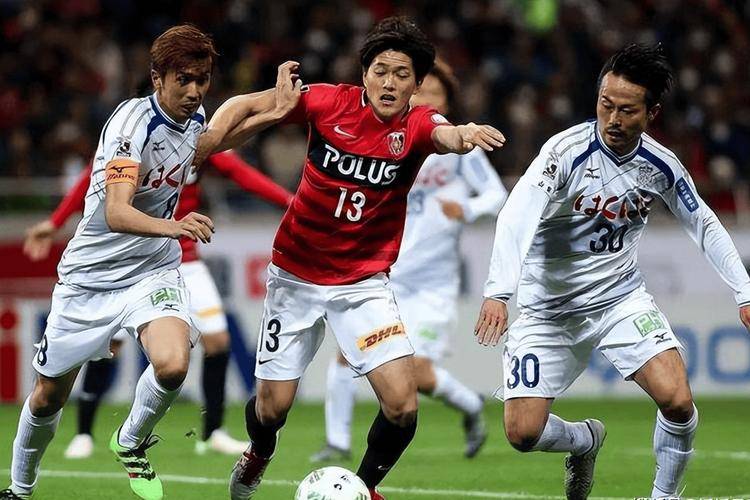 比赛中球员精准表现人们矢志赞誉(比赛中球员精准表现人们矢志赞誉的是)