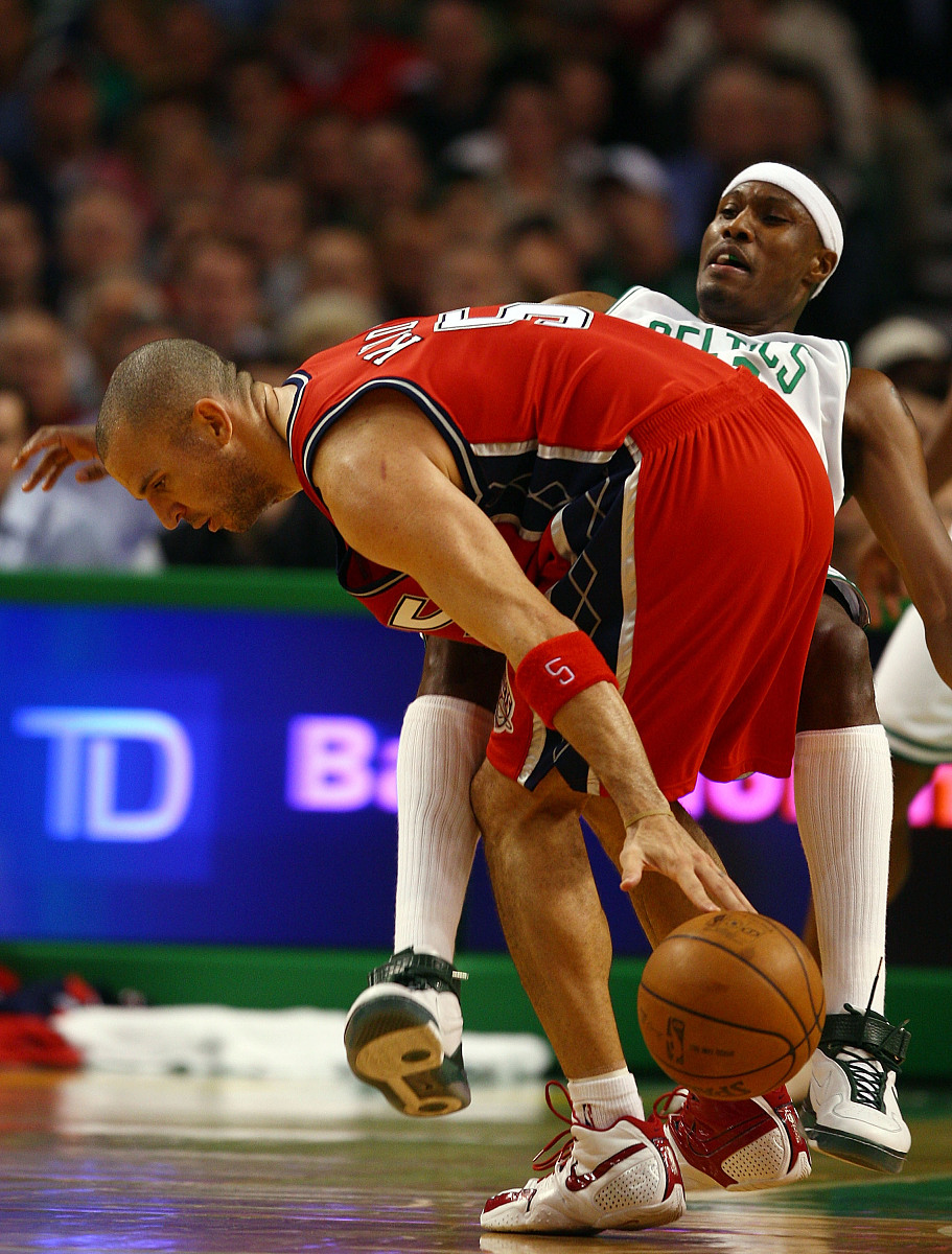 巨星球员在联赛中展现出色表现