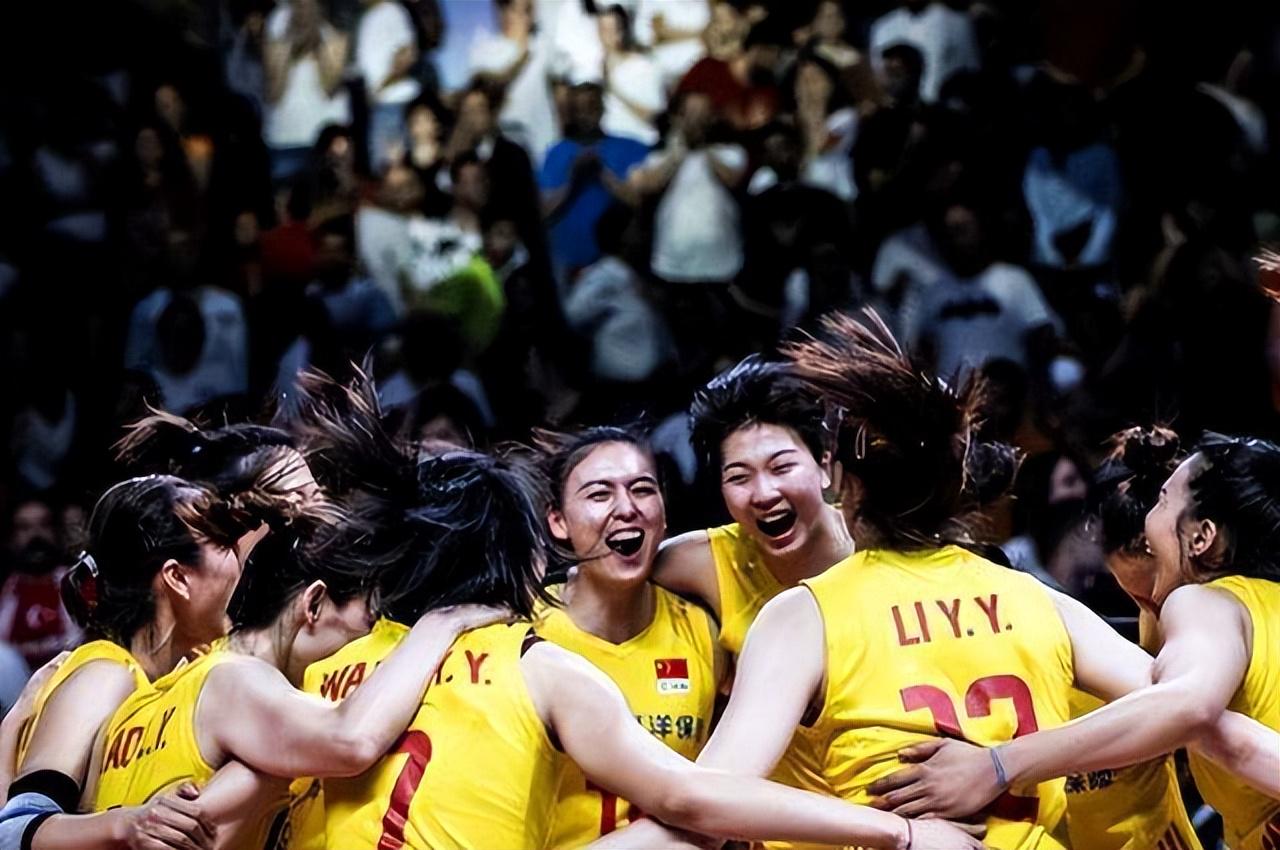 美洲足球巡回赛:女足选手为胜利拼搏 美洲足球巡回赛:女足选手为胜利拼搏