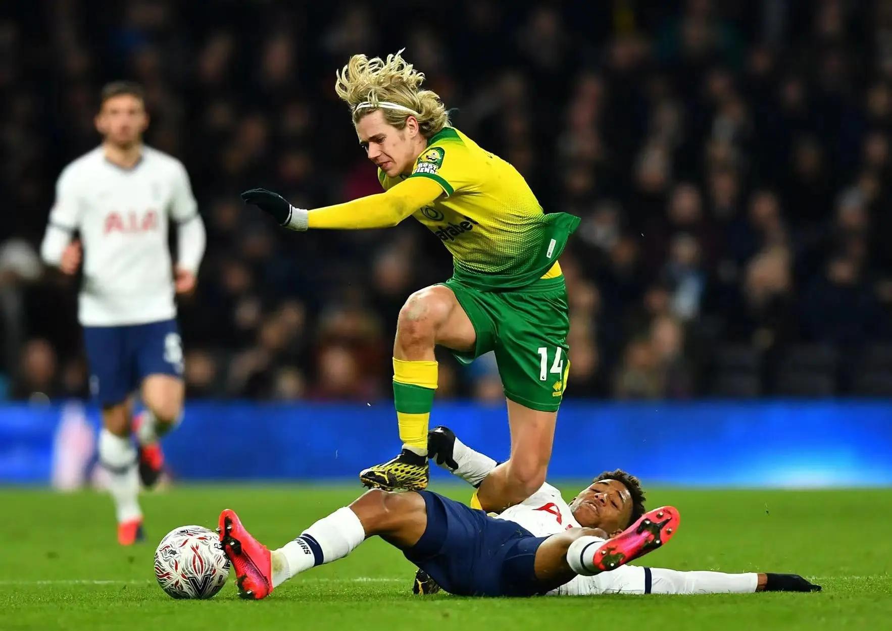 星空体育官方登录入口-利兹联主场告捷，终结连败，球队新帅上任后首胜