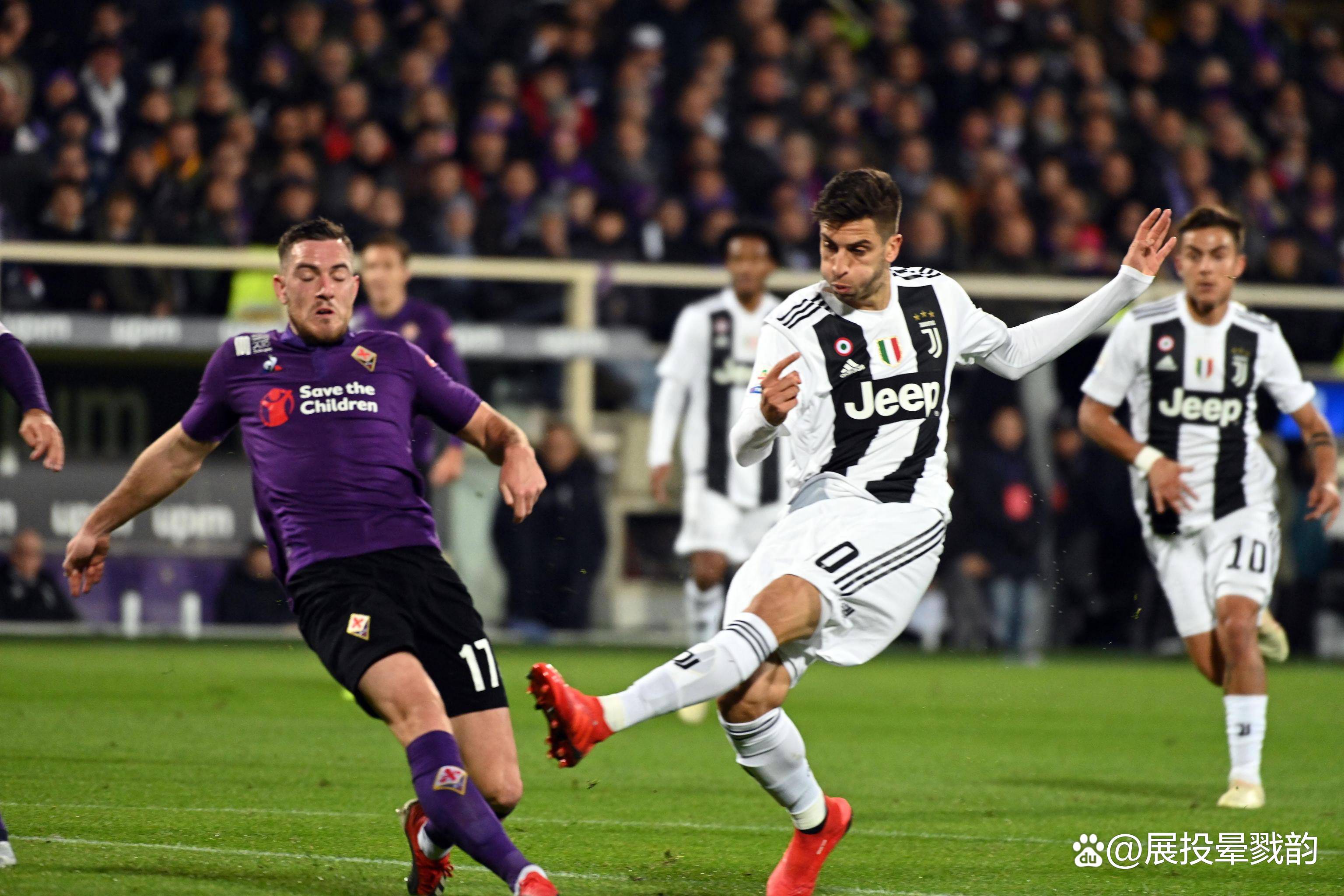 尤文图斯客场战胜对手,队内年轻球员崭露头角 尤文图斯客场战胜对手,队内年轻球员崭露头角