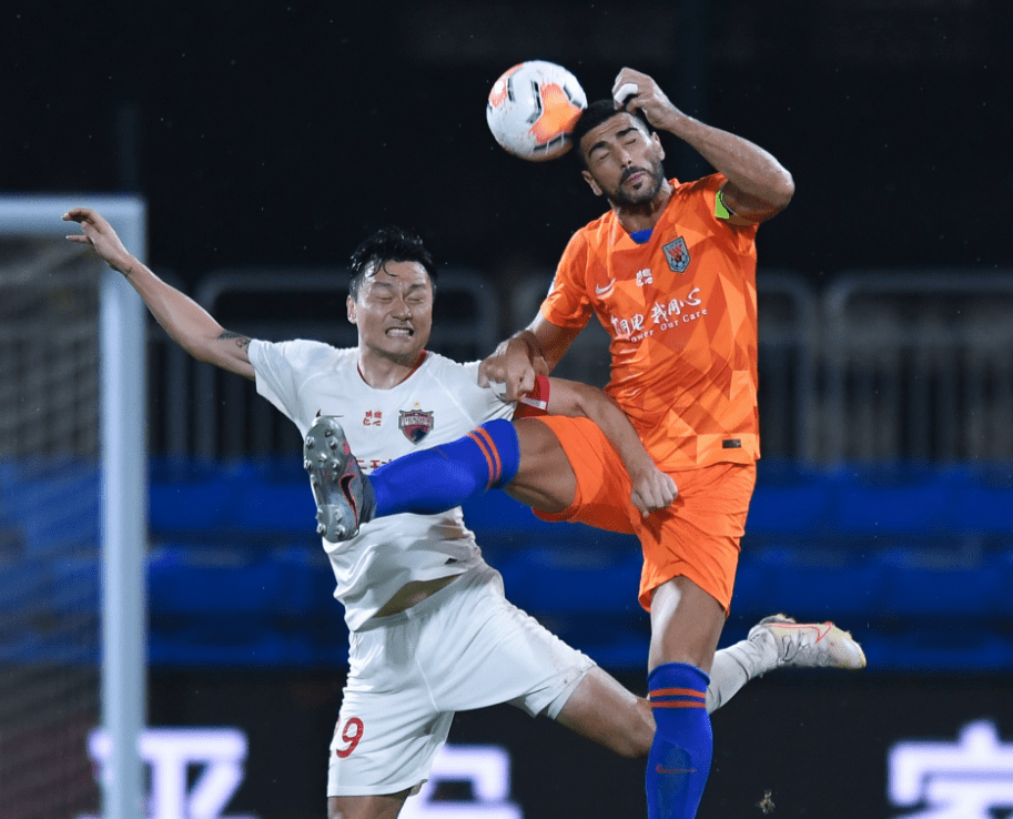 星空体育官方-深圳队连续击败对手，冲上积分榜前列