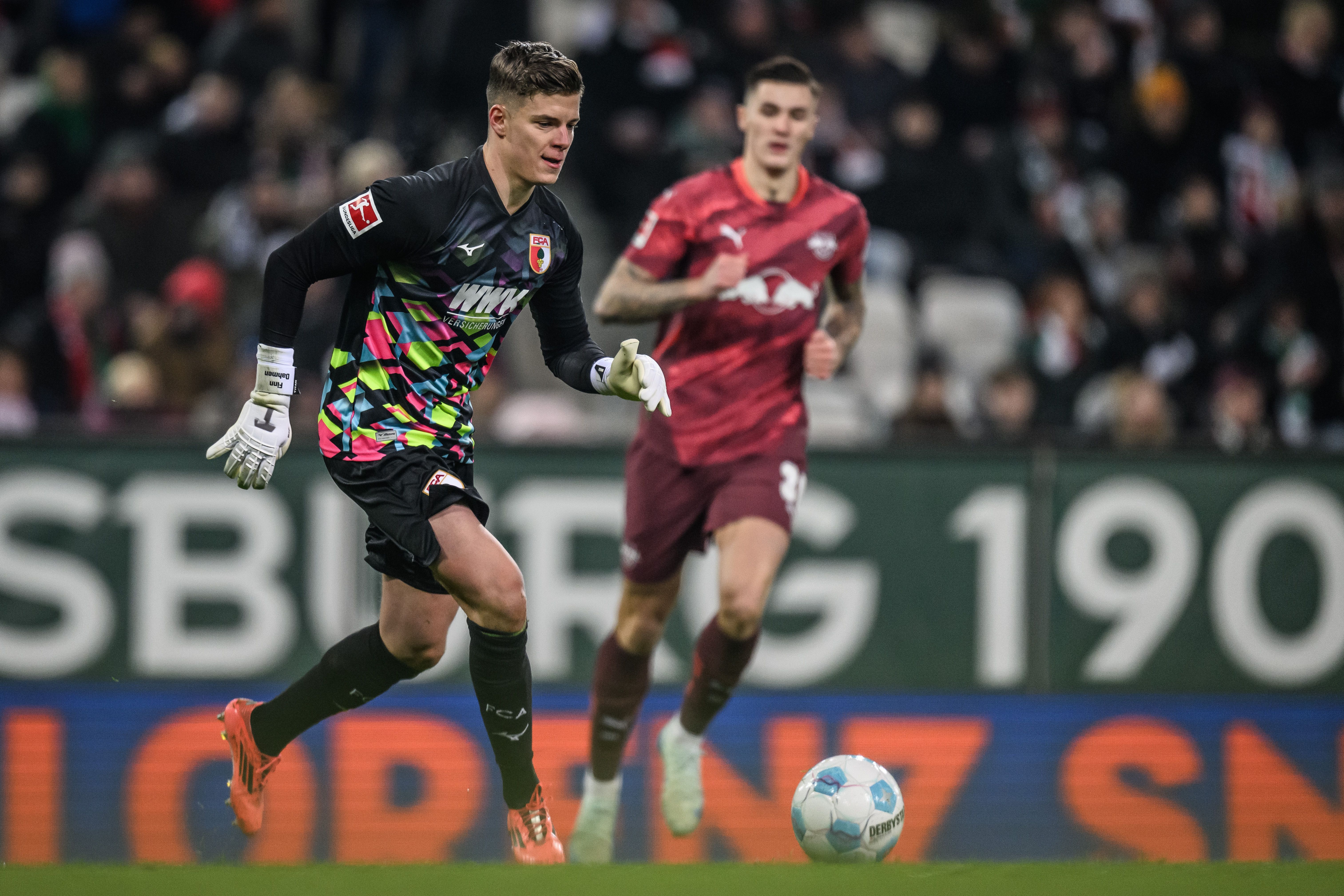 包含斯特拉斯堡球队全力以赴，取得喜人成绩的词条