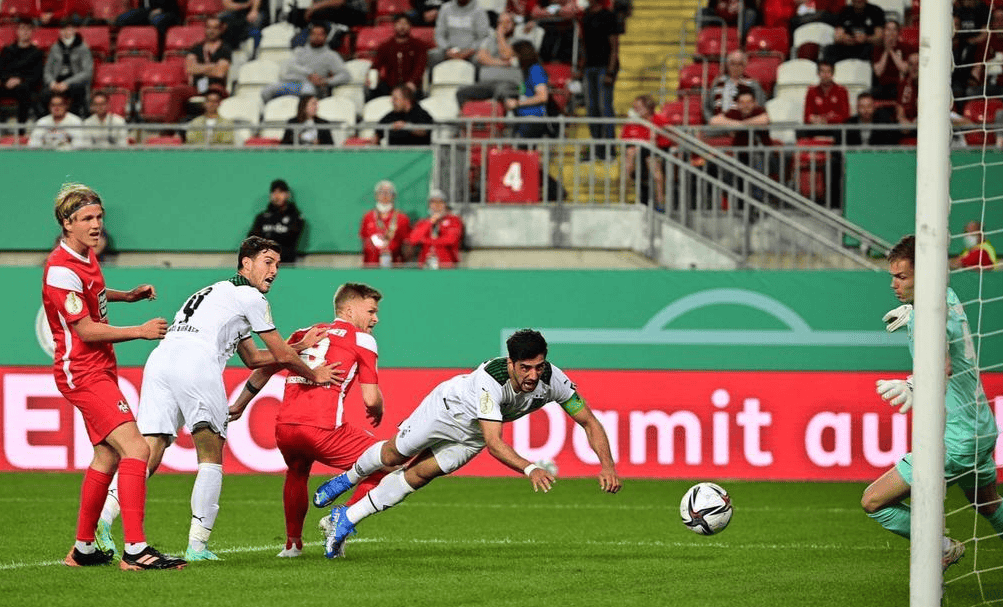 摩纳哥球员加盟沙尔克,助力球队挽回颓势 摩纳哥球员加盟沙尔克,助力球队挽回颓势