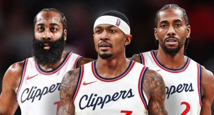 强强对决!顶级球队争夺领先 强强对决!顶级球队争夺领先