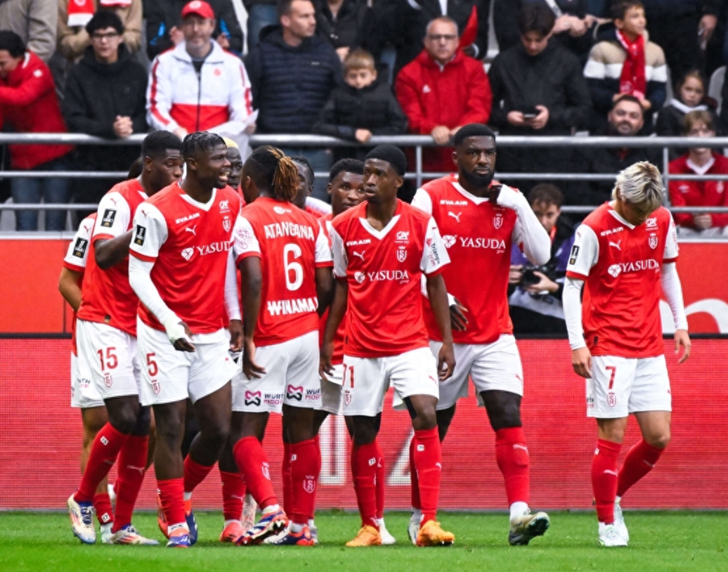 里昂客场击败兰斯,取得三分 里昂客场击败兰斯,取得三分