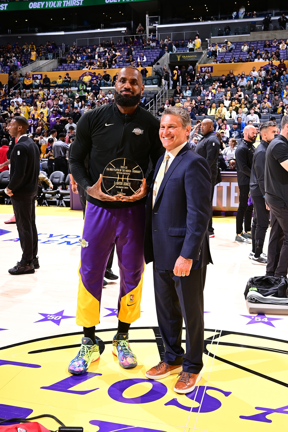 包含勒布朗-詹姆斯成为全明星赛MVP,创下纪录的词条 包含勒布朗-詹姆斯成为全明星赛MVP,创下纪录的词条