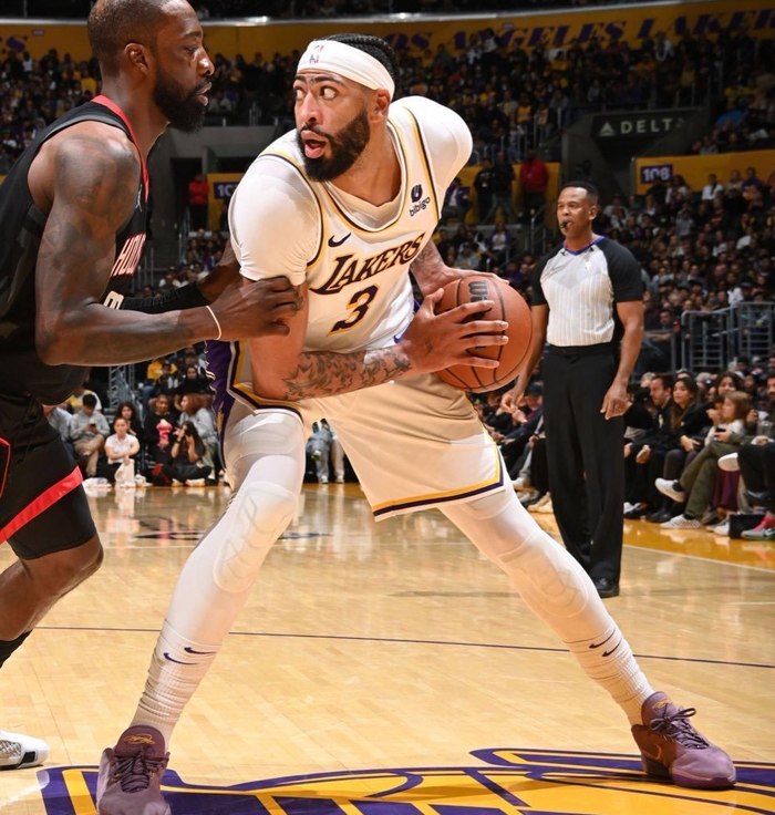 火箭客场击败湖人,豪取五连胜 火箭客场击败湖人,豪取五连胜