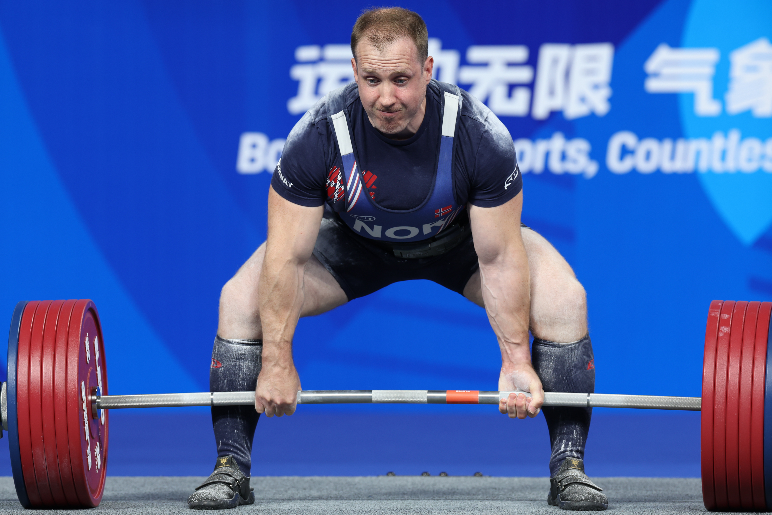 阿富汗举重选手突围夺冠,扬名体坛的简单介绍 阿富汗举重选手突围夺冠,扬名体坛的简单介绍