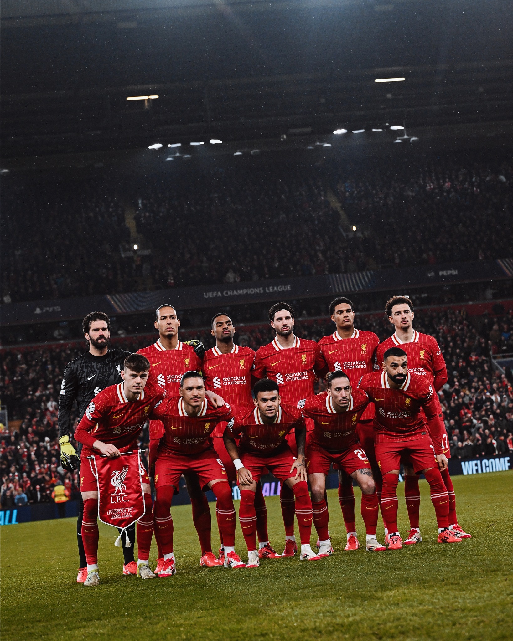 星空体育注册-利物浦客场击败埃弗顿，稳居榜首